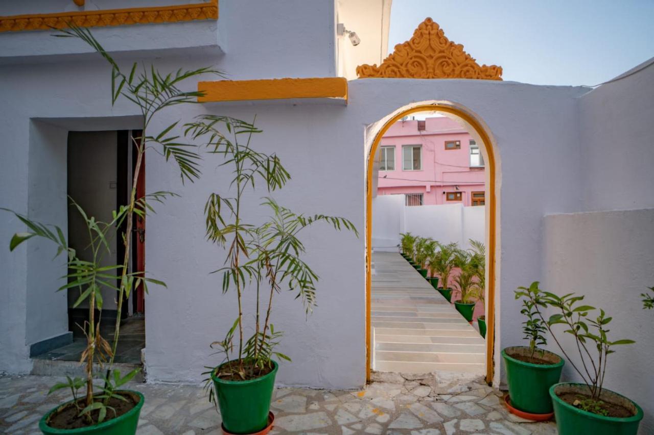 Hotel Ambavgarh Palace Udaipur Exterior photo